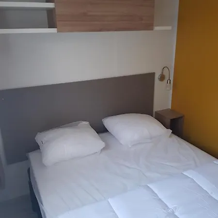 Кемпинг Mobil-home 6/8 Personnes ****